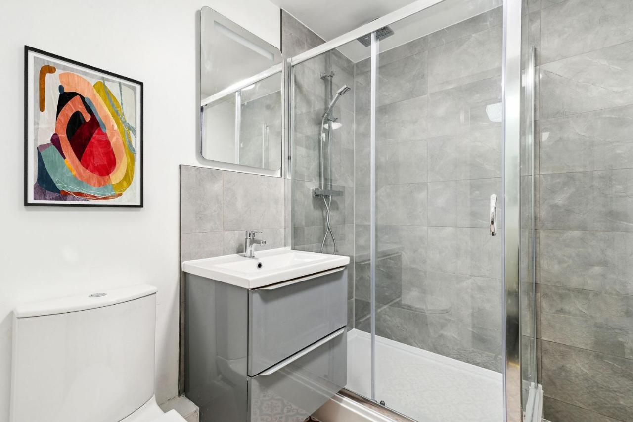 Docklands Cozy View Apartment Лондон Екстериор снимка